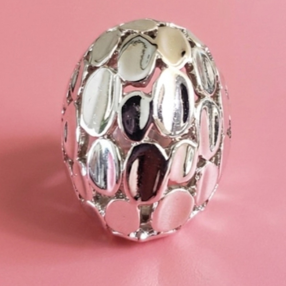 Lia Sophia Quarry Retired Silvertone domed statement Ring. Size 6.
